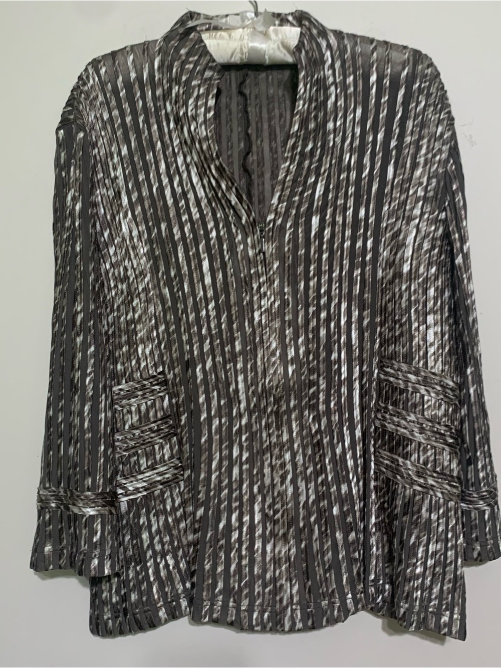 Chico's Women Julianne
Jacket Shiny Brown Mesh Zip Up Size 2